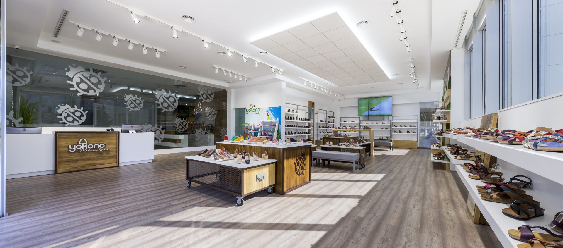 tienda-yokono-elche-interiorismo-comercial-studio17-06-pano