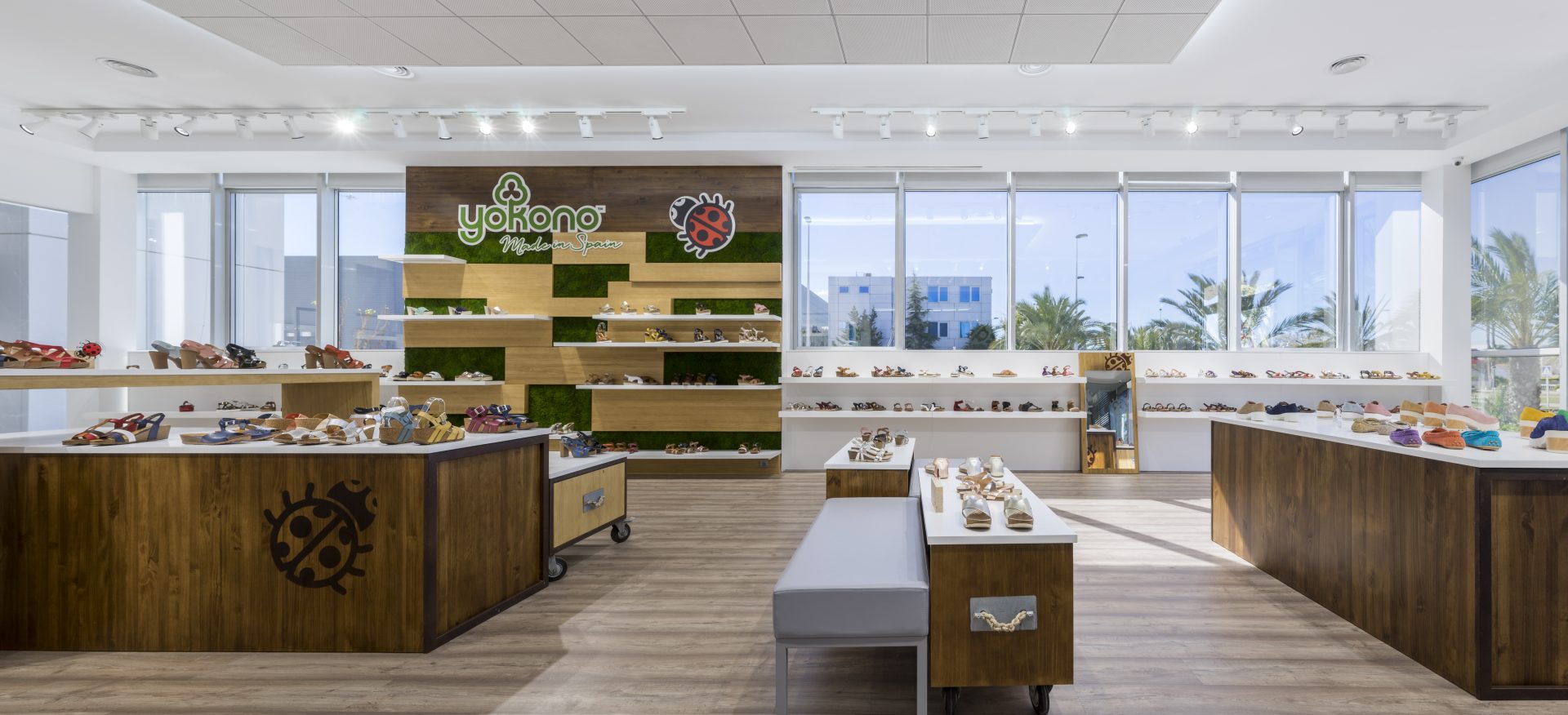 tienda-yokono-elche-interiorismo-comercial-studio17-14-pano